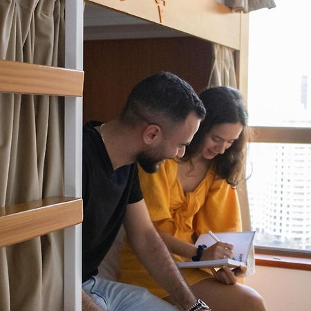 Lunar Hostel 96 Дубай Екстер'єр фото
