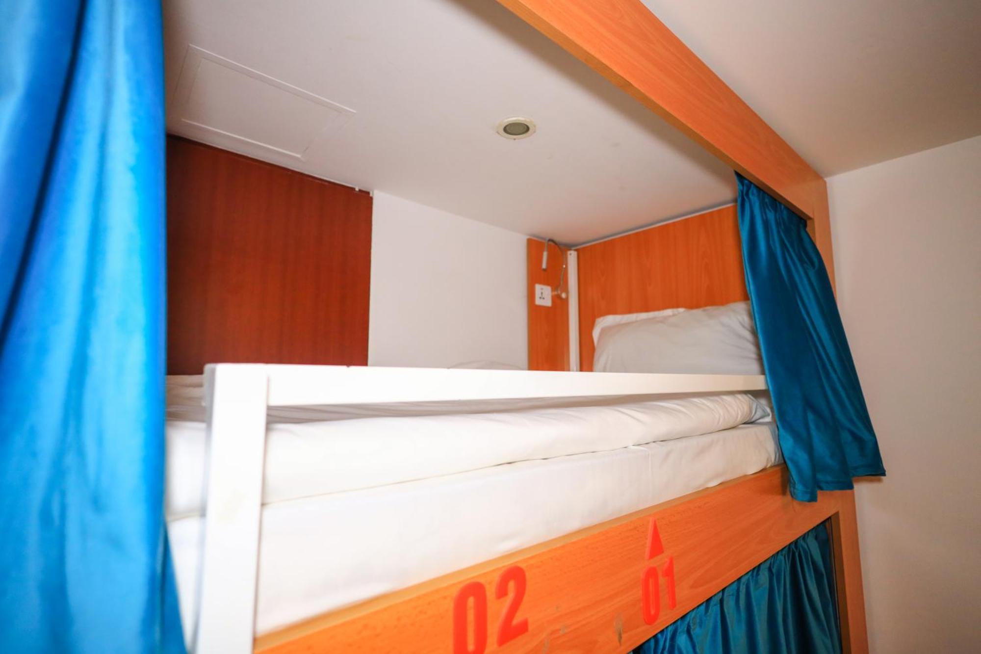 Lunar Hostel 96 Дубай Екстер'єр фото
