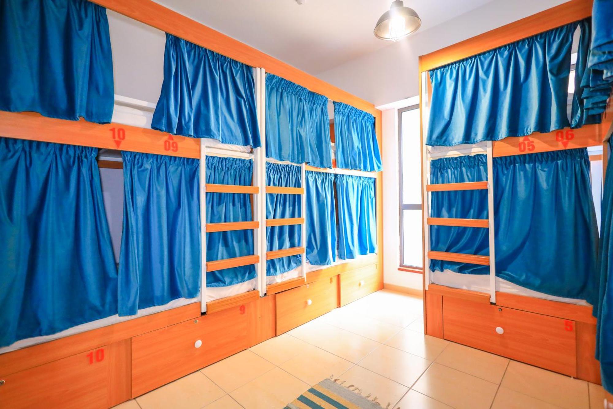 Lunar Hostel 96 Дубай Екстер'єр фото