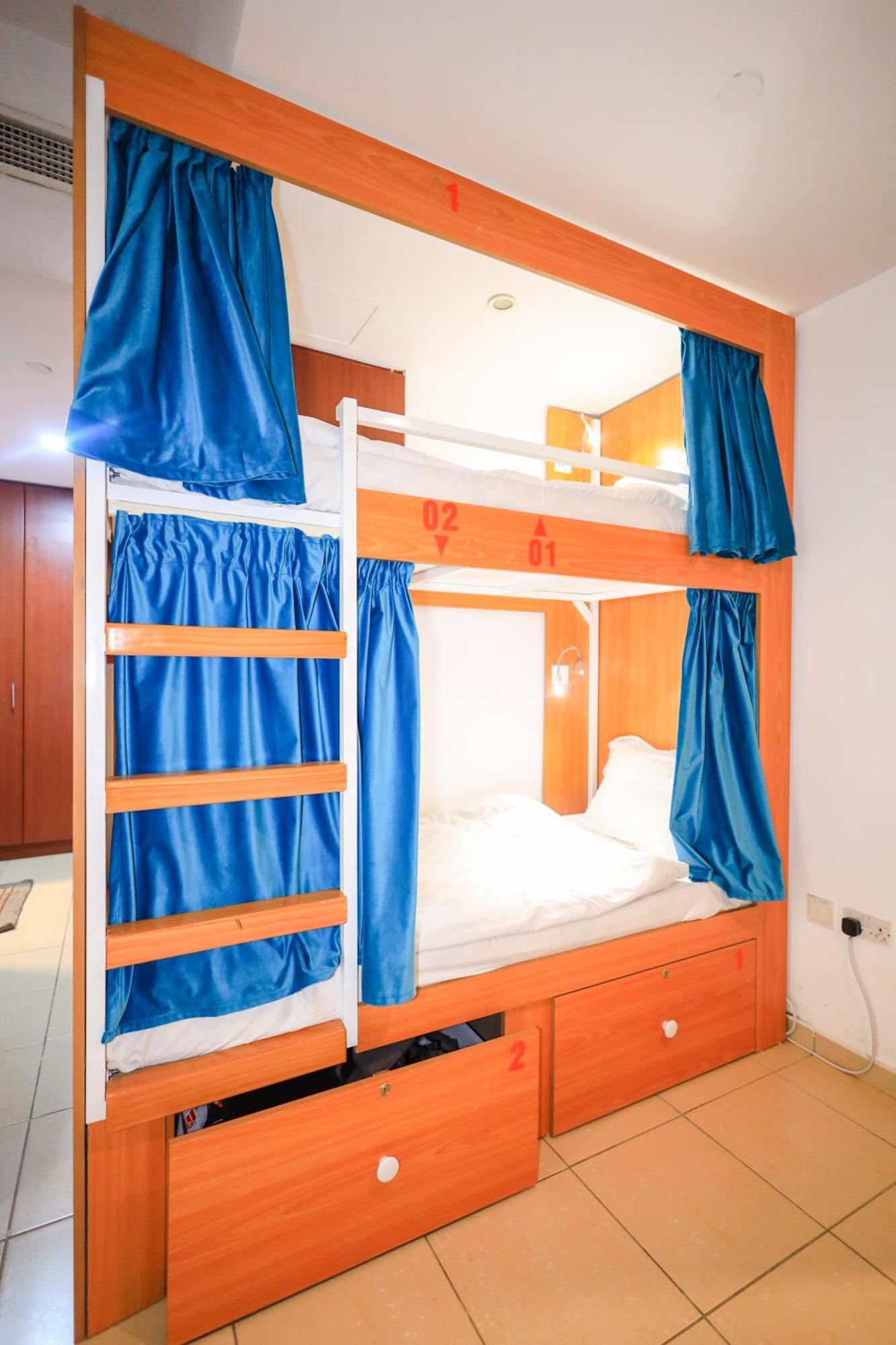 Lunar Hostel 96 Дубай Екстер'єр фото